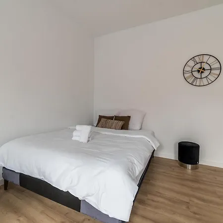 Wilson Park Serene By Bookinghost * 波兹南