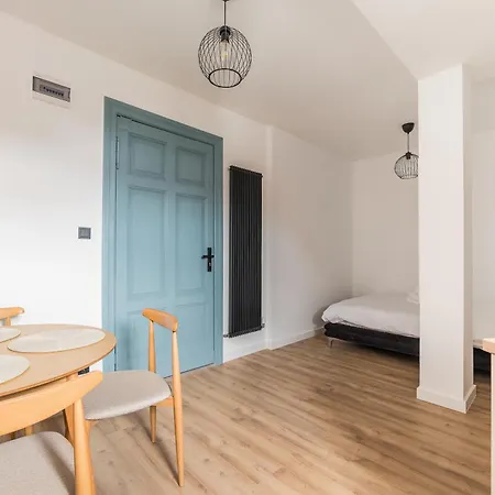 Wilson Park Serene By Bookinghost 波兹南