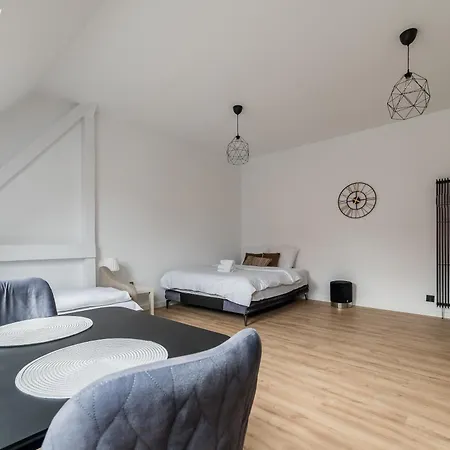 Wilson Park Serene By Bookinghost Poznań